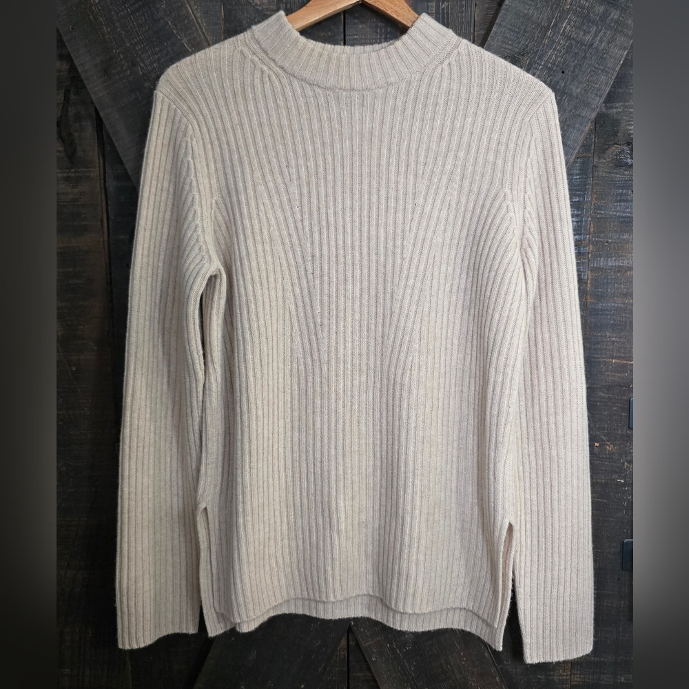 Vince. Camel Crewneck Sweater - Light Beige Wool/Casmerw Blend Womens Medium